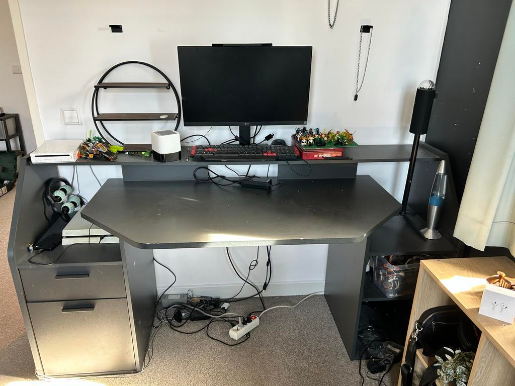 Gamingbureau - Gratis af te halen, Huis en Inrichting, Bureaus, Ophalen, Opbergruimte, Gebruikt, Spaanplaat of MDF