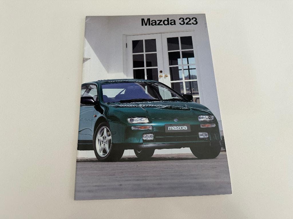 Folder Mazda 323 F  1994, Boeken, Ophalen of Verzenden, Zo goed als nieuw, Mazda