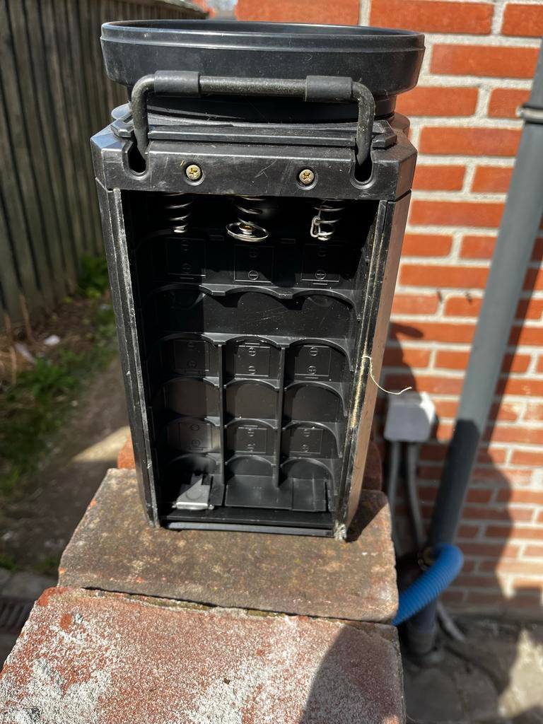 Sharp 5P-15G Draagbare TV - Voor Reparatie/Nostalgie, Antiek en Kunst, Antiek | Tv's en Audio, Ophalen of Verzenden