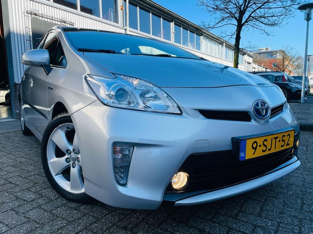 Toyota Prius 1.8 Business Hybrid NAVI HALF LEDER CAM HEAD UP, Auto's, Toyota, Bedrijf, Te koop, Prius, ABS, Achteruitrijcamera