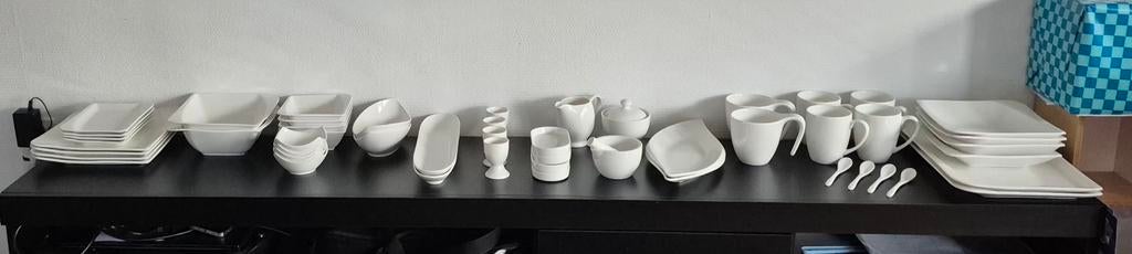 Leuk vierkant servies, 4-persoons, Huis en Inrichting, Keuken | Servies, Ophalen, Aardewerk, Overige stijlen