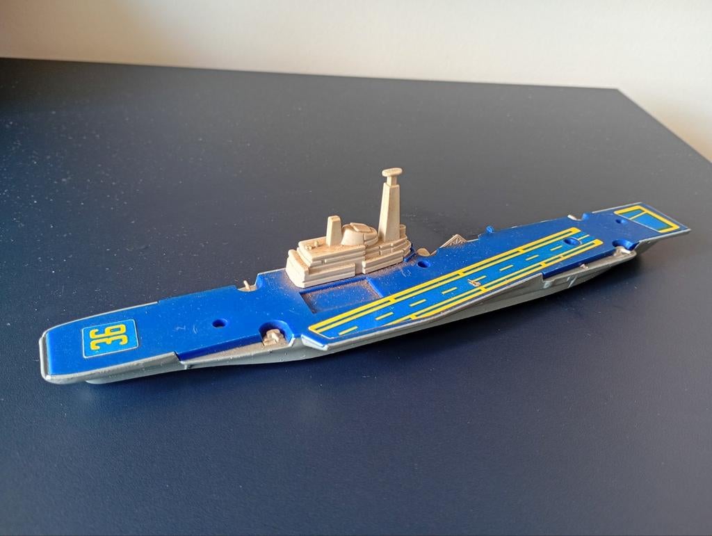 Lesney Matchbox Sea Kings Aircraft Carrier, Ophalen of Verzenden, Zo goed als nieuw