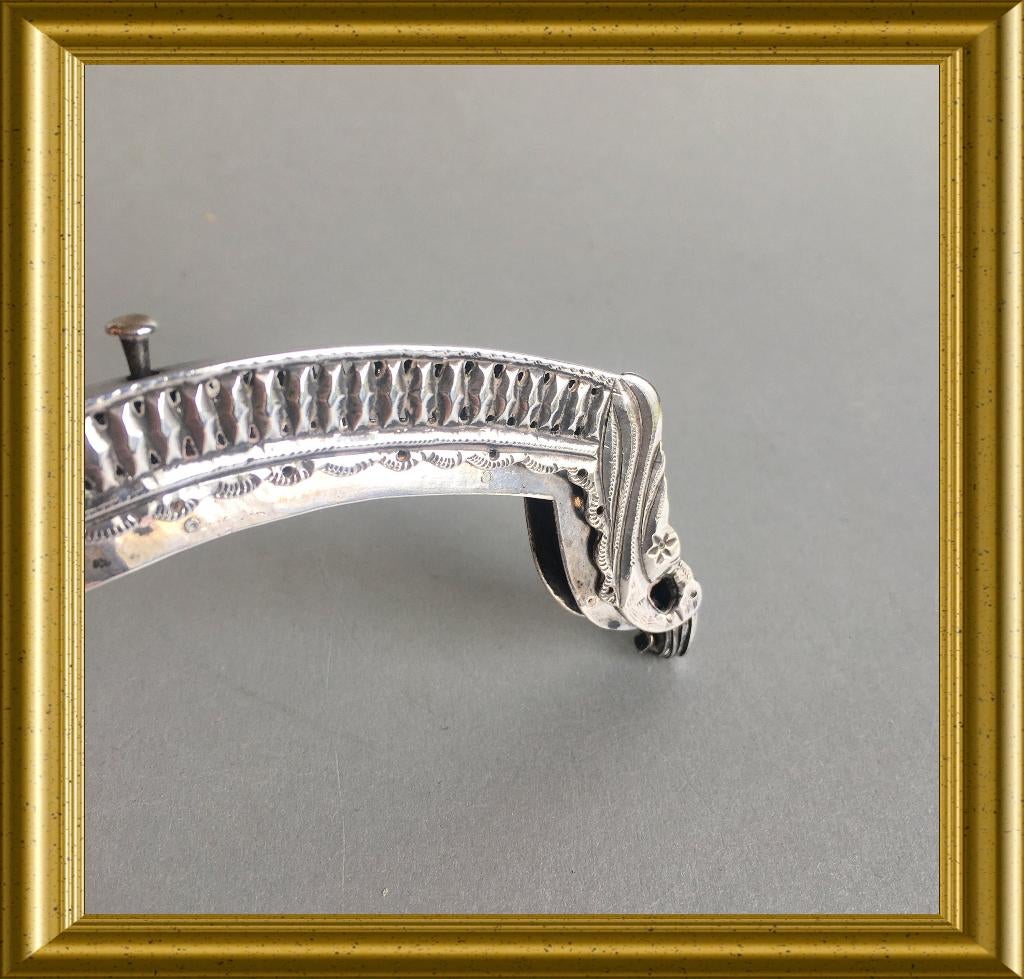 Antieke Nederlands zilveren beursbeugel uit 1858, Antiek en Kunst, Ophalen of Verzenden, Zilver