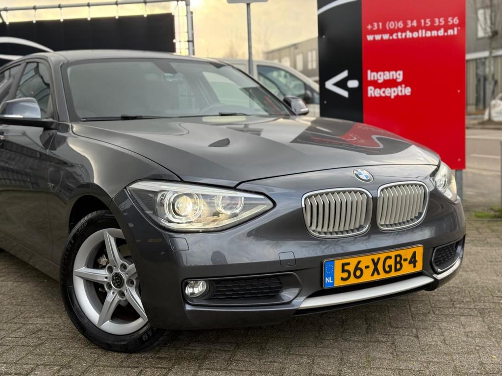 BMW 1-serie 116i Urban-Line 5D (bj 2012) NAVI|XENON|HALF-LEE, Auto's, BMW, 1-Serie, Euro 5, Gebruikt, Zwart