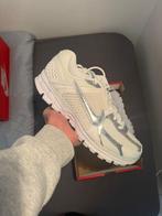 Nike Zoom Vomero 5 Wit Zilver - Maat 42 en 43, Wit, Nieuw, Ophalen of Verzenden, Sneakers of Gympen