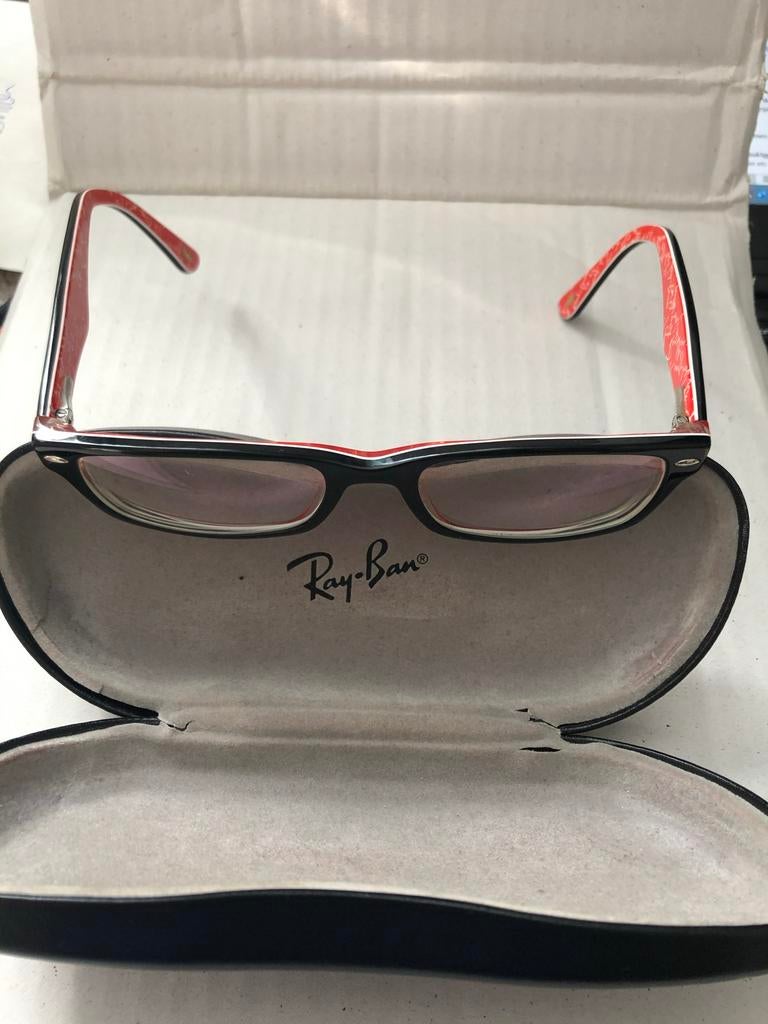 2 Monturen: Ray-Ban en Vogue (sterkte onbekend, ~1.25), Ophalen of Verzenden, Gebruikt, Bril, Ray-Ban