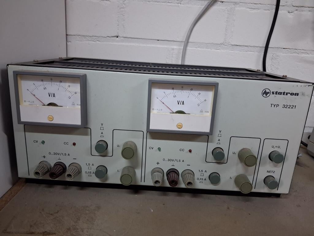 Statron regelbare voeding 2x30V 1,5A, Ophalen