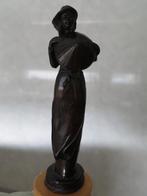 mooi vrouw beeldje uit massief resin 20 cm, Ophalen of Verzenden