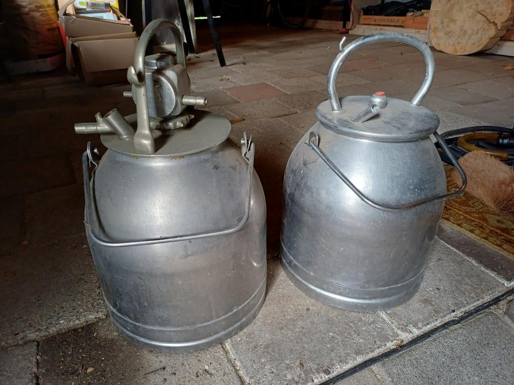 Melkkan/melkemmer, 1x Miele, 38 cm hoog + toebehoren, Ophalen