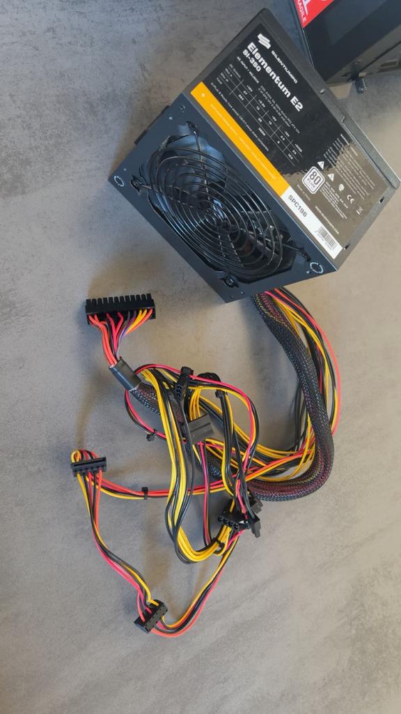 Sharkoon SHP Bronze 600W Voeding (PSU), Ophalen, Zo goed als nieuw