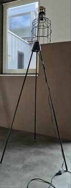 Zwarte industriele vloerlamp, Huis en Inrichting, Lampen | Vloerlampen, Ophalen