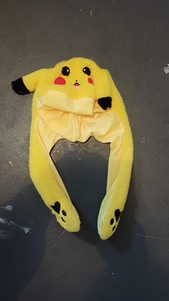 Leuke Pikachu muts met bewegende oren, Ophalen of Verzenden, Zo goed als nieuw