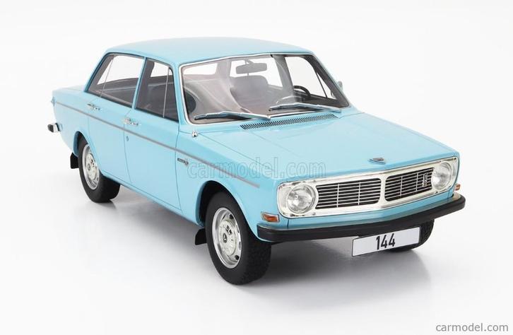 1:18 Volvo 144 lichtblauw 1970 BOS Models BOS426, Hobby en Vrije tijd, Modelauto's | 1:18, Nieuw, Auto, Overige merken, Ophalen of Verzenden
