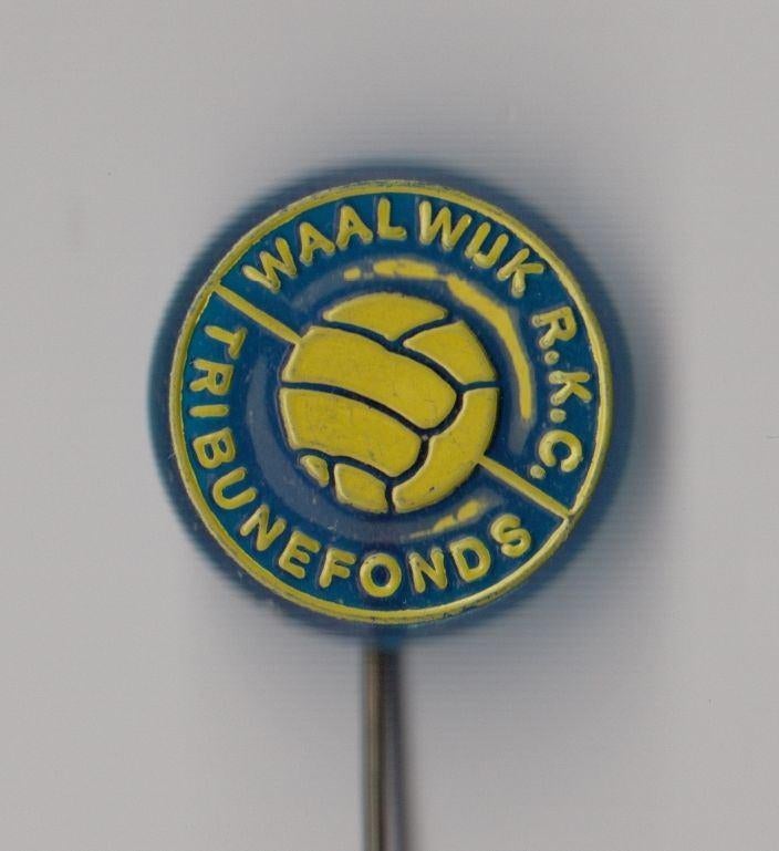 Voetbal RKC Waalwijk speldje, Verzamelen, Speldjes, Pins en Buttons, Gebruikt, Niet vindbaar, Niet vindbaar, Speldje of Pin