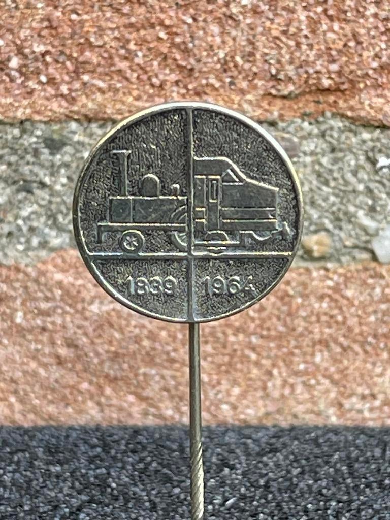 NS 1839/1964, Ophalen of Verzenden, Gebruikt, Overige onderwerpen, Speldje of Pin