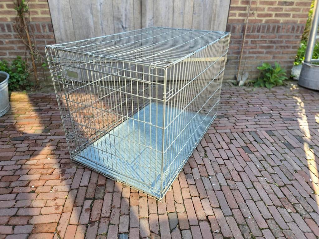 Grote metalen bench met gegalvaniseerde onderplaat., Dieren en Toebehoren, Ophalen