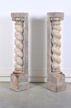 Een zeldzaam stel Antieke Zandstenen Zuilen uit Gent, Ophalen