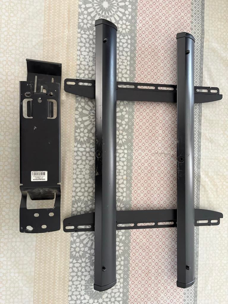 Draaibare Muurbeugel voor TV's tot 65 inch, Ophalen, Gebruikt