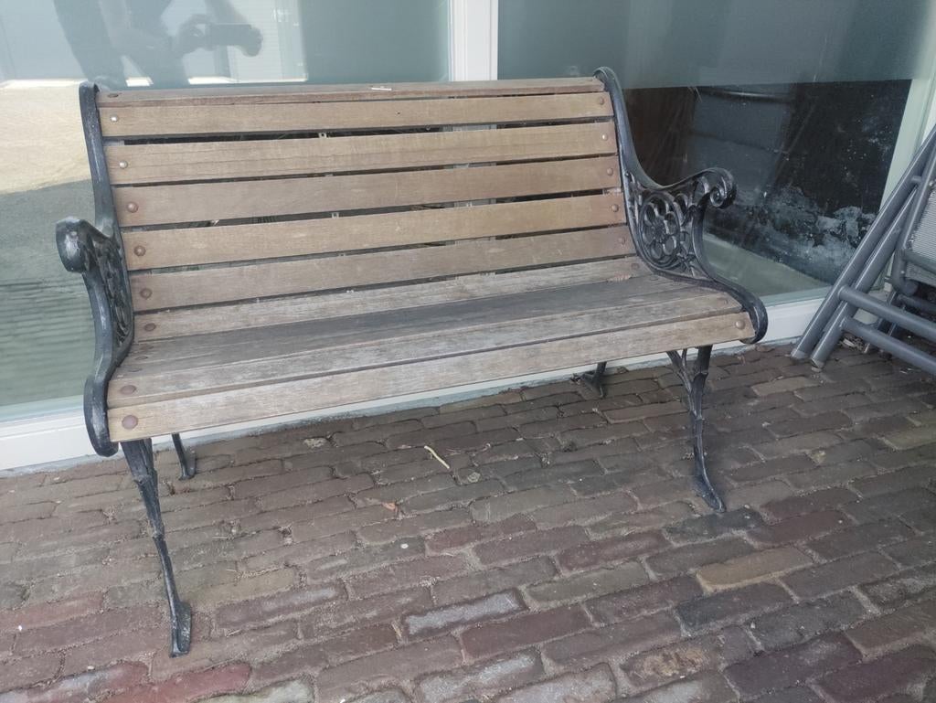 Vintage tuinbank met gietijzeren frame en houten latten, Ophalen