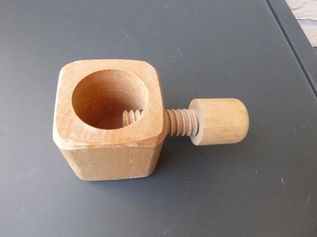 mooie houten notenkraker, Verzamelen, Ophalen of Verzenden, Overige typen