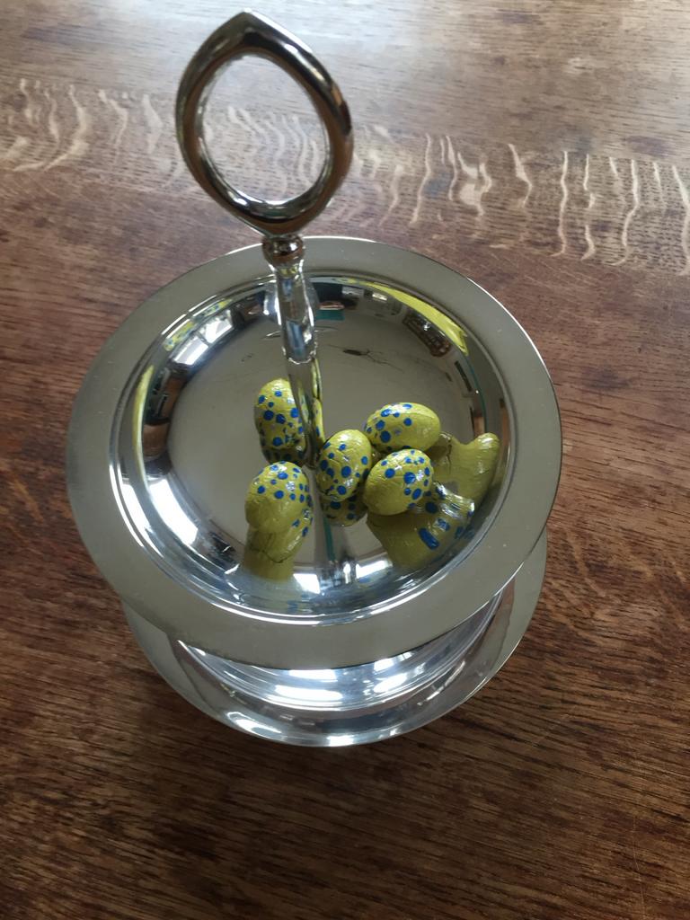 Paaseitjes presenteren - Handig en compact op te bergen!, Ophalen of Verzenden, Zo goed als nieuw