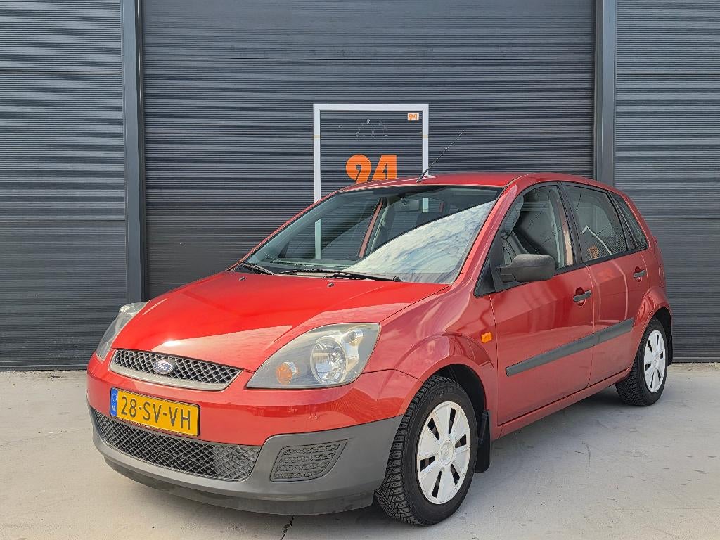 Ford Fiësta 1.3 8V Champion | AIRCO! | Nieuwe APK | Netjes, Auto's, 1299 cc, Stof, 40 €/maand, 4 cilinders