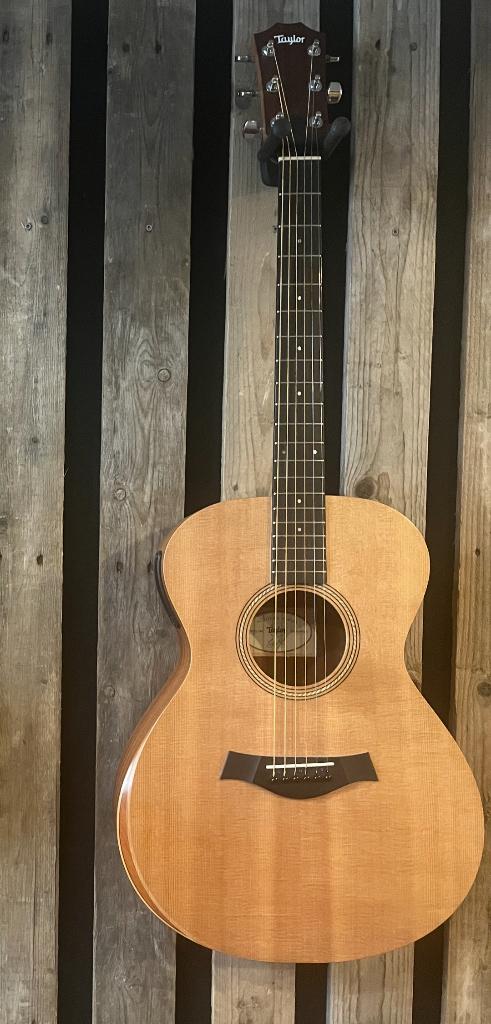 Taylor Academy 12e, Muziek en Instrumenten, Snaarinstrumenten | Gitaren | Akoestisch, Ophalen, Zo goed als nieuw, Western- of Steelstringgitaar