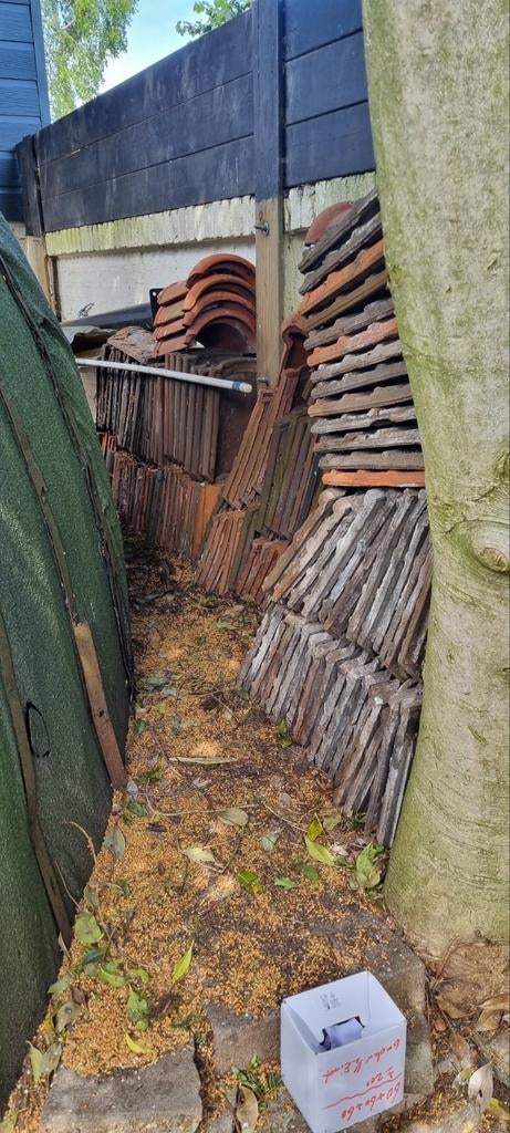 Dakpannen belford en Kurstjens rood en zwart ca 180 stuks, Ophalen, Steen of Klei, 15 m² of meer, Dakpannen