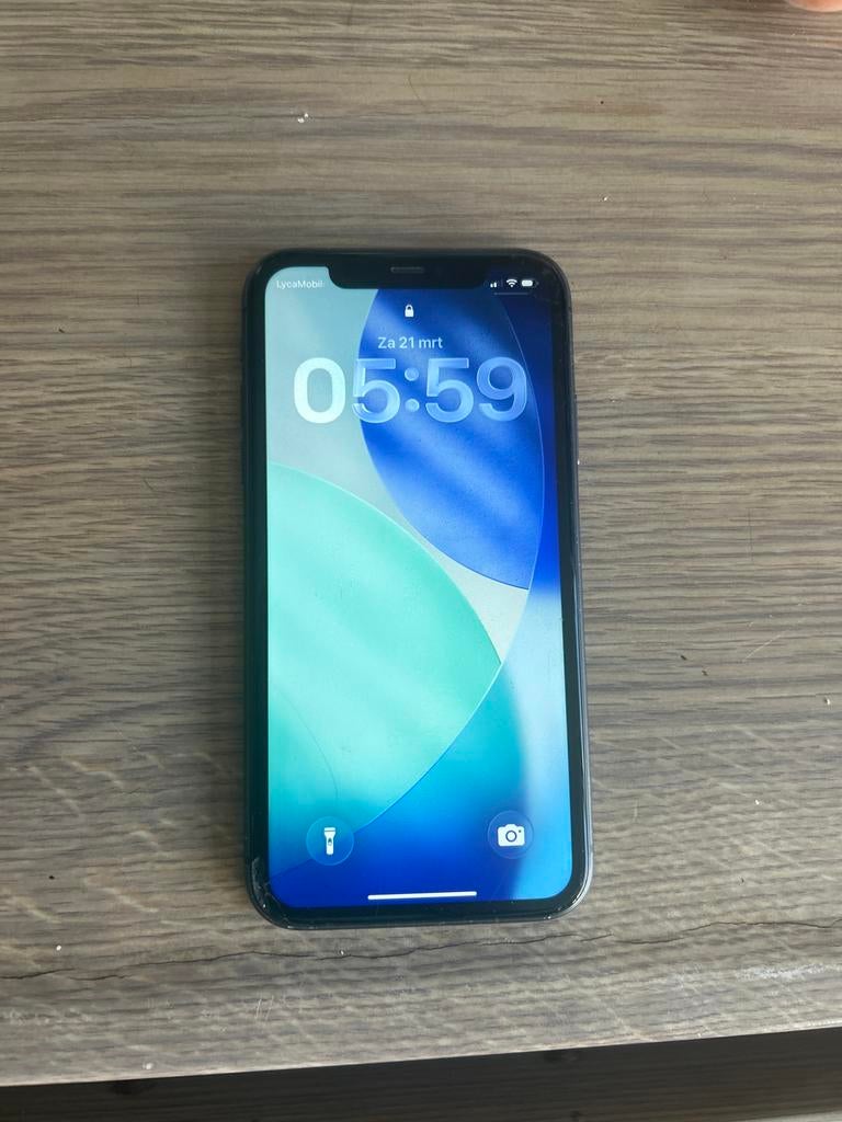 iPhone 11 Zwart - Goede staat met kleine barst, Telecommunicatie, Mobiele telefoons | Apple iPhone, Gebruikt, Zwart, 64 GB, IPhone 11