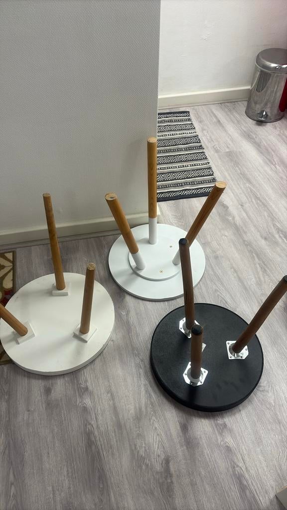 Set van 3 ronde bijzettafels - wit, zwart, hout, Minder dan 45 cm, Minder dan 55 cm, Gebruikt, Rond