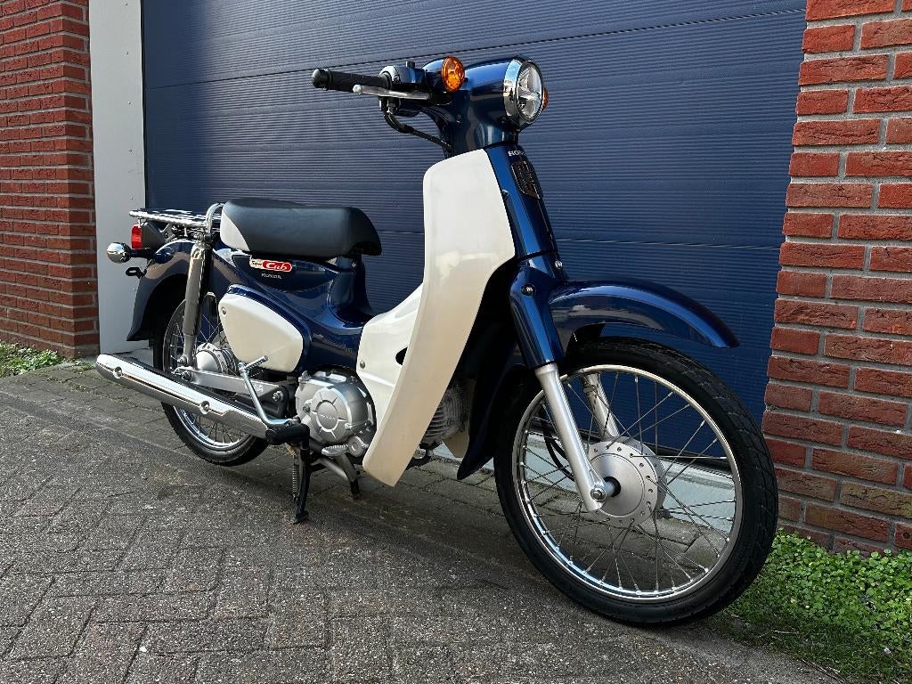 Honda C50 Super Cub Deluxe | 2019 | JDM | 1.082km | 1op70, Fietsen en Brommers, Ophalen, Overige modellen, 49 cc, Zo goed als nieuw
