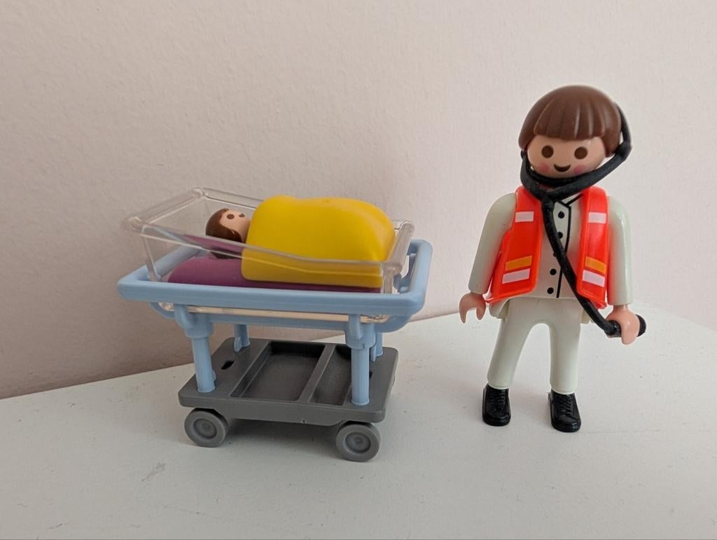 Playmobil ziekenhuis babybedje met arts, Kinderen en Baby's, Speelgoed | Playmobil, Ophalen of Verzenden, Zo goed als nieuw, Complete set