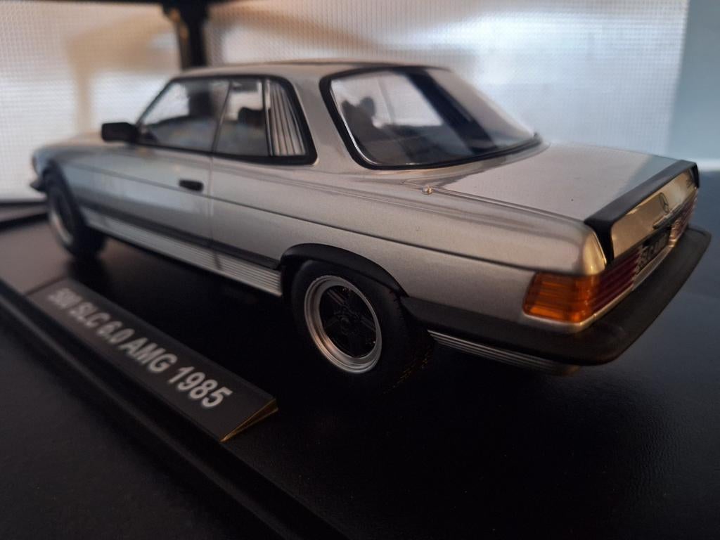 Mercedes Benz 500 SLC 6.0 AMG C107 1985 Schaal 1:18, Overige merken, Auto, K&K, Ophalen of Verzenden