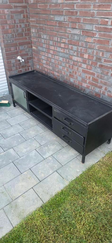 Stevige ijzeren tv-kast met opbergruimte, Gebruikt, 150 tot 200 cm, Ophalen of Verzenden, Minder dan 100 cm