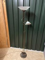 Staande vloerlamp brons met twee lampen, Huis en Inrichting, Lampen | Vloerlampen, Ophalen, Zo goed als nieuw, Metaal, 150 tot 200 cm