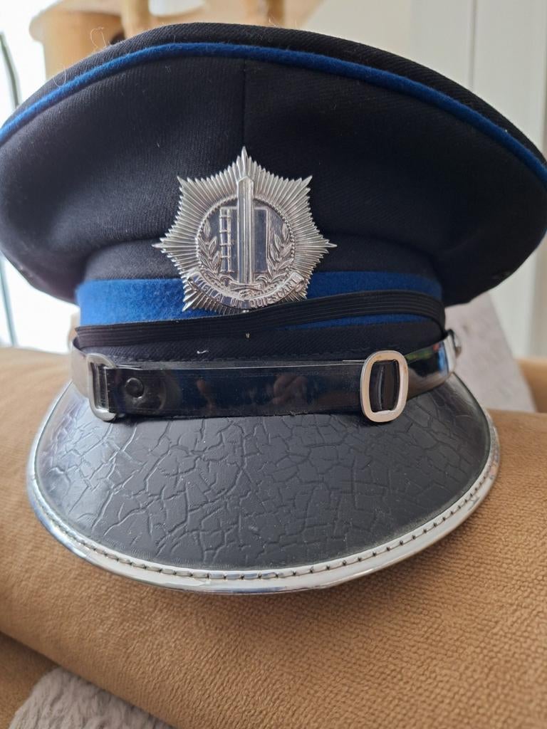 Politie pet gemeentepolitie.      Vintage    maat 56, Verzamelen, Militaria | Algemeen, Ophalen, Nederland, Helm of Baret
