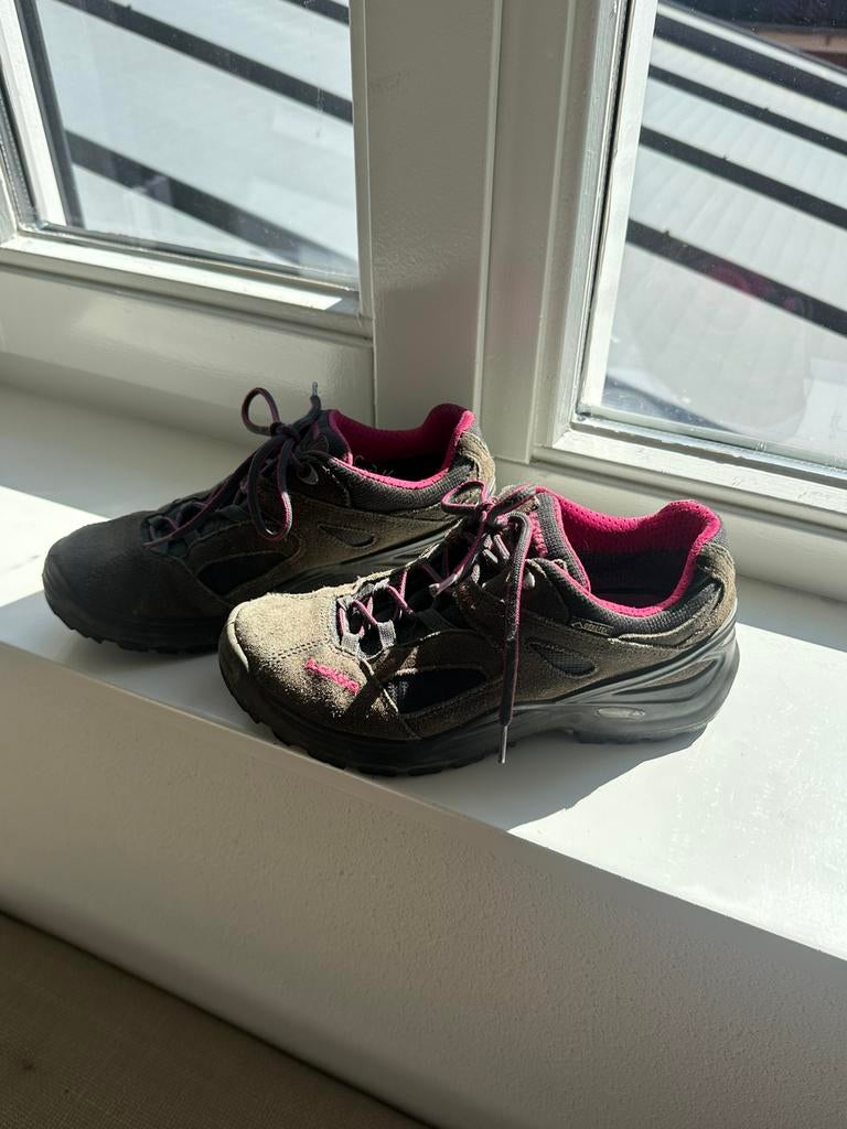 Lowa wandelschoenen, Kleding | Dames, Schoenen, Zo goed als nieuw, Grijs, Wandelschoenen, Ophalen of Verzenden