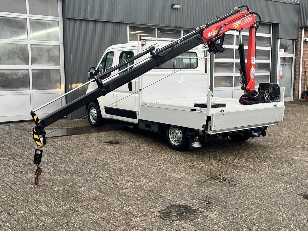 Peugeot Boxer 335 2.0 BlueHDI L2 Euro 6 Fassi laadkraan Airc, Voorwielaandrijving, Gebruikt, 4 cilinders, Wit
