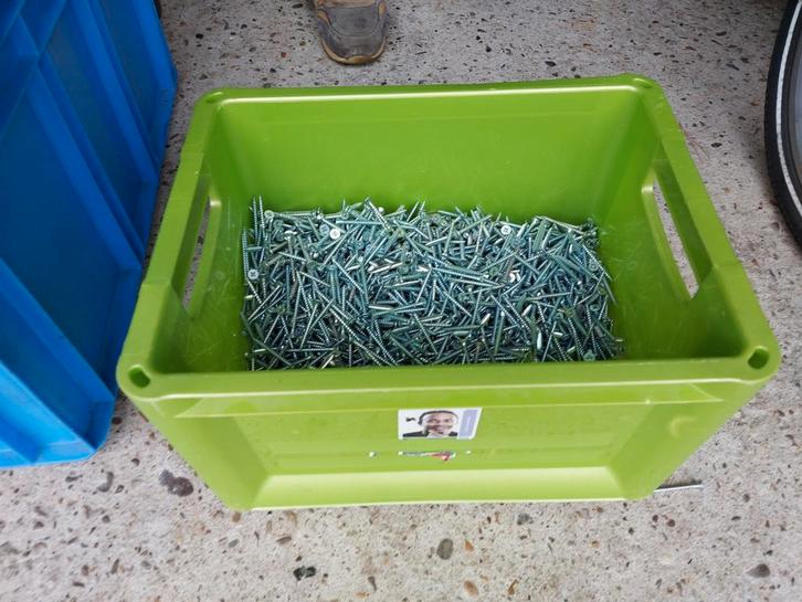 Schroeven te koop 1( 10 euro per op 1000) zie de tekst, Doe-het-zelf en Verbouw, IJzerwaren en Bevestigingsmiddelen, Nieuw, Schroeven