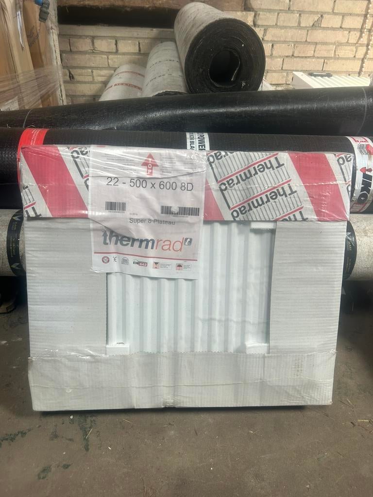 Nieuwe Thermrad cv radiator, Ophalen, Zo goed als nieuw, Radiator, 30 tot 80 cm