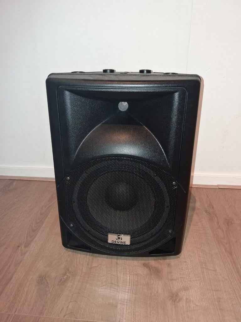 Devine Luidspreker Box met Statief - Krachtig Geluid, Audio, Tv en Foto, Luidsprekers, Overige merken, Ophalen of Verzenden, Zo goed als nieuw