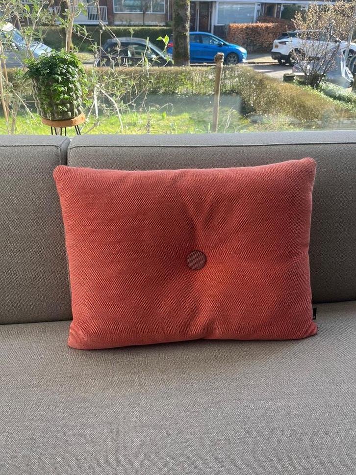 Hay dot kussen, Huis en Inrichting, Woonaccessoires | Kussens, Gebruikt, Oranje, Rechthoekig, Ophalen of Verzenden
