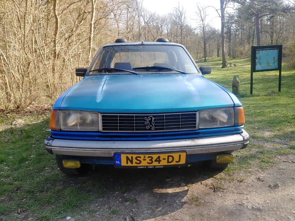 Peugeot 305 1.6 AUT 1985 Blauw wegenbelasting vrij., Auto's, Peugeot, Particulier, Overige modellen, Benzine, Sedan, Automaat