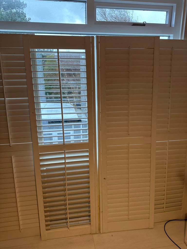 Witte shutters voor raam, Huis en Inrichting, Stoffering | Gordijnen en Lamellen, Ophalen, Gebruikt, 100 tot 150 cm, Wit