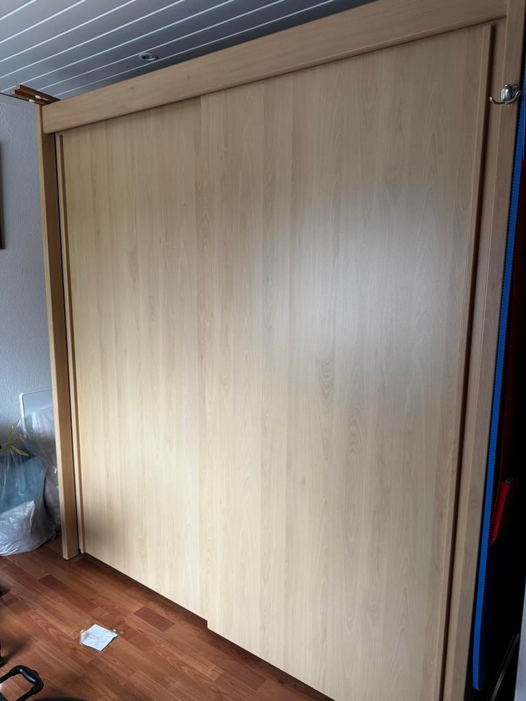 Houten kledingkast met schuifdeuren uit 2023, Ophalen, 200 cm of meer, 150 tot 200 cm, Zo goed als nieuw