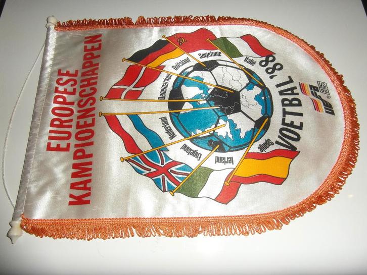grote vaan ek 88 euro toernooi vaan holland, Verzamelen, Sportartikelen en Voetbal, Gebruikt, Vaantje of Sjaal, Overige binnenlandse clubs