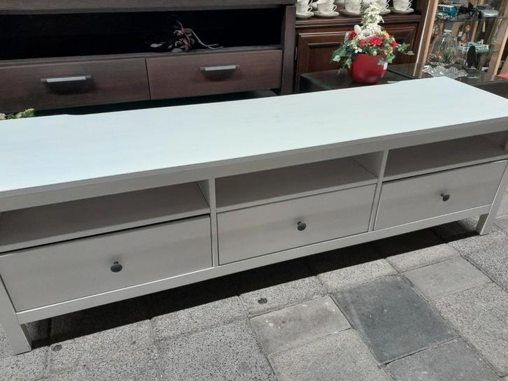 Tv-meubel wit mat gelakt., Huis en Inrichting, Kasten | Televisiemeubels, Gebruikt, Ophalen