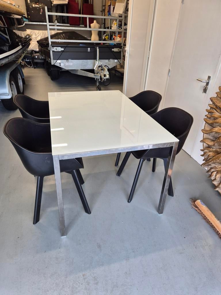 Tafel met 4 stoelen, Ophalen