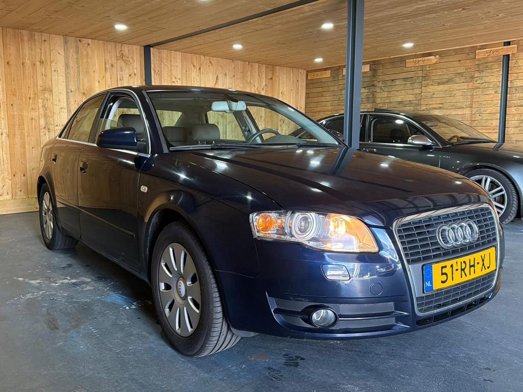 Audi A4 Limousine 3.2 FSI V6 Quattro 2005 Automaat Navi Clim, Auto's, Audi, Automaat, Parkeersensor, Blauw, A4