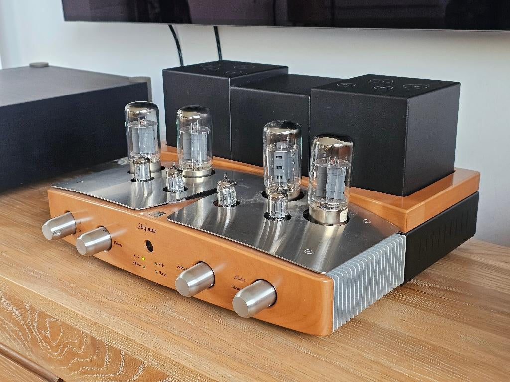 Unison Research Sinfonia, Ophalen of Verzenden, Versterker